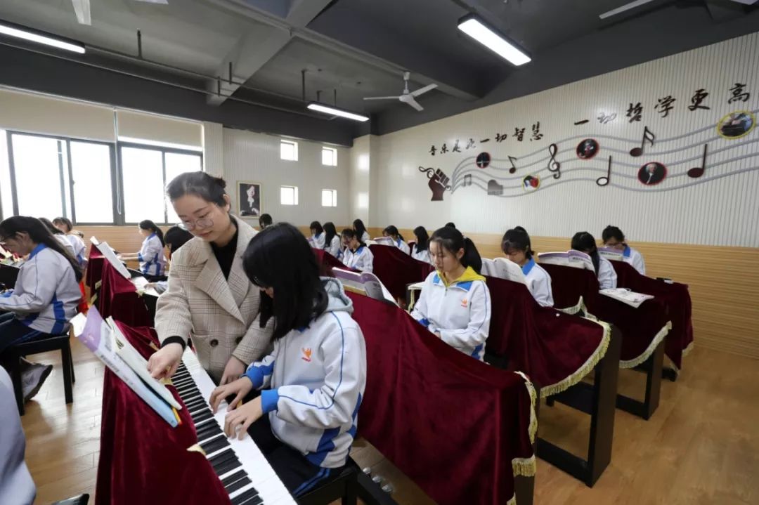 職校招生文案_晉江華僑職校2016招生_柳州市一職校招生電話