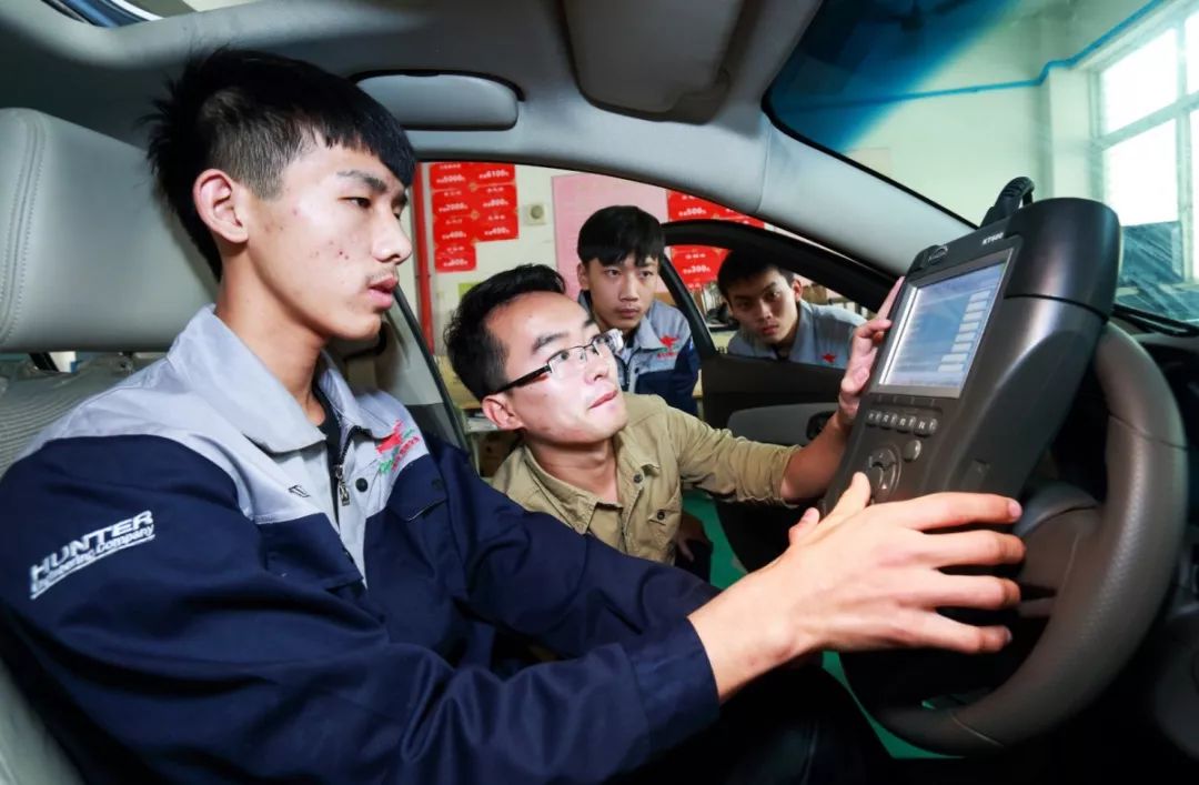 柳州市一職校招生電話_職校招生文案_晉江華僑職校2016招生