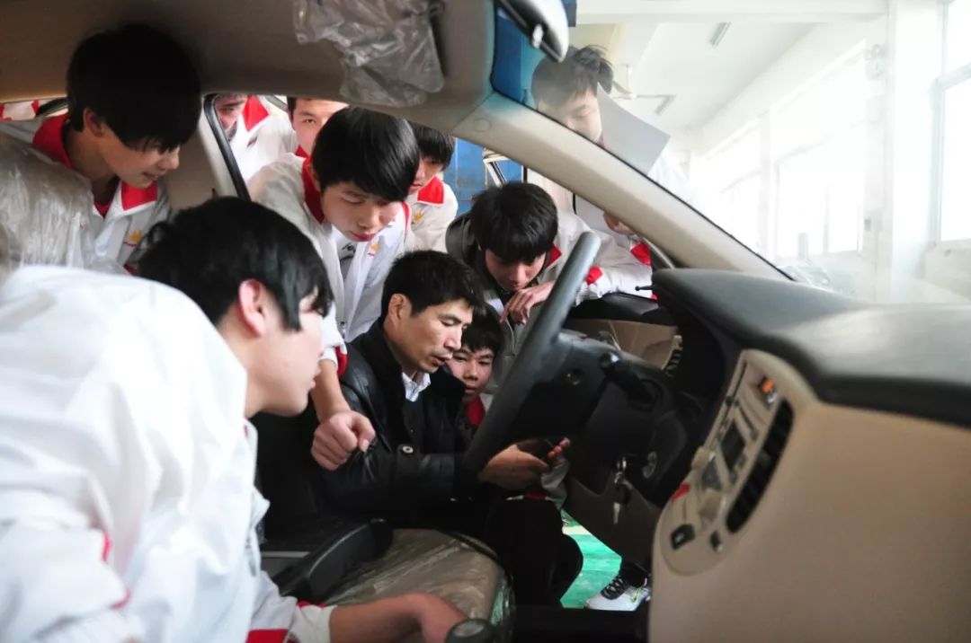 職校招生文案_晉江華僑職校2016招生_柳州市一職校招生電話