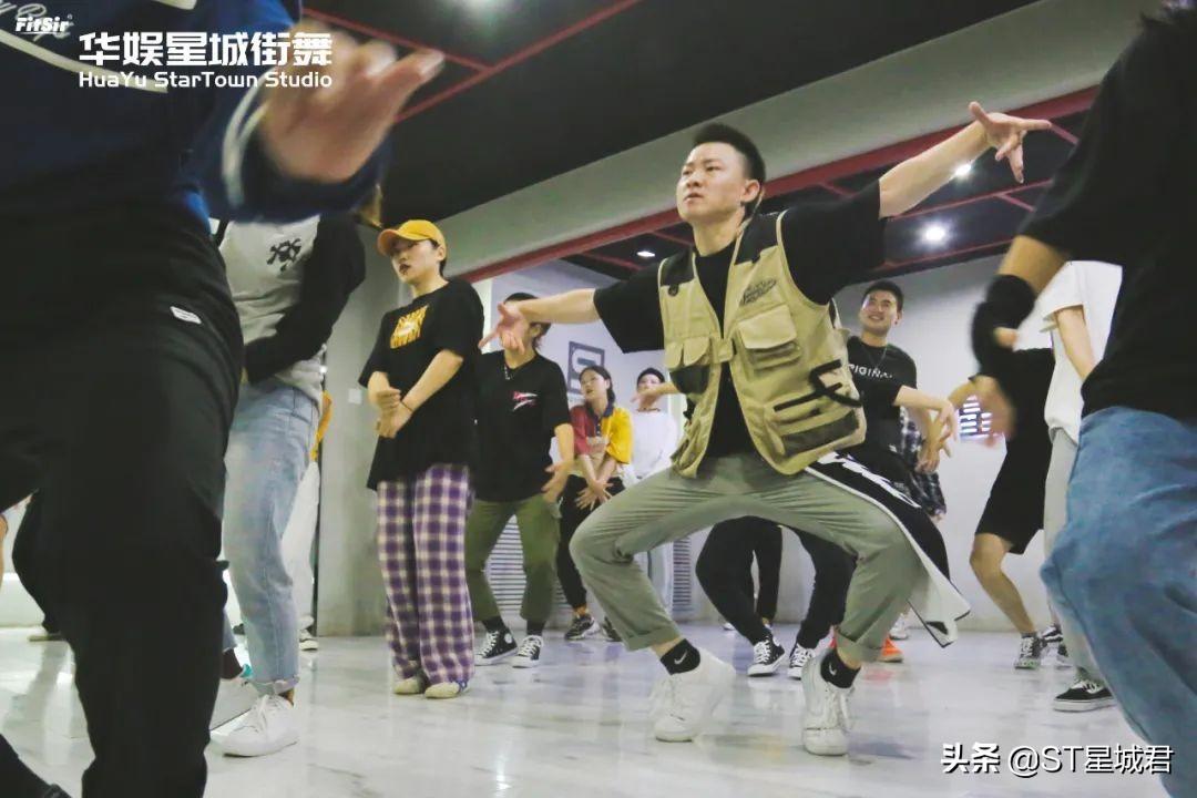 大媽變身少女時代 自拍爵士壩壩舞mv爆紅_爵士板凳舞_爵士舞招生宣傳語