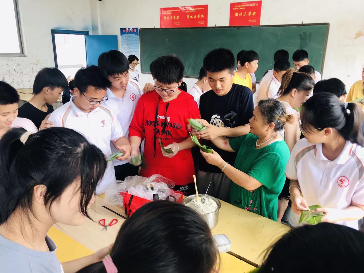 職校招生宣傳文案_學(xué)校招生宣傳朋友圈文案_培訓(xùn)班招生宣傳文案