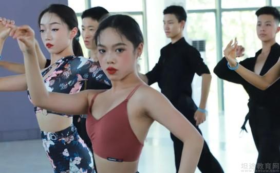深圳港龍舞蹈學校
